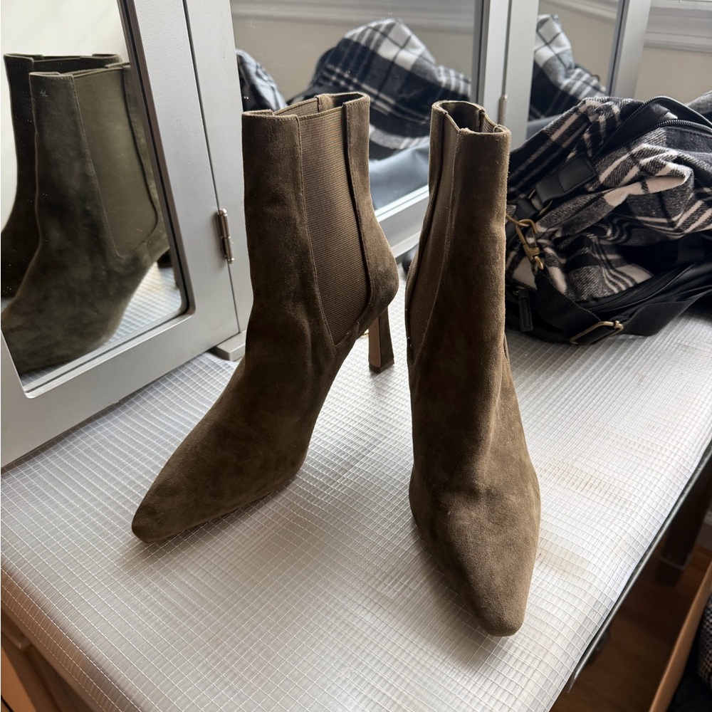 NWOT Charles & David Suede Ankle Boots - Olive